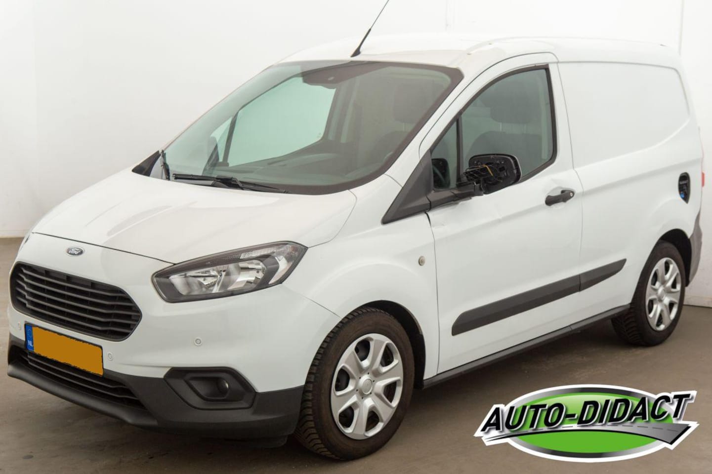 Ford Transit Courier - Van 1.5 TDCI Navi Airco Trend Duratorq S&S - AutoWereld.nl