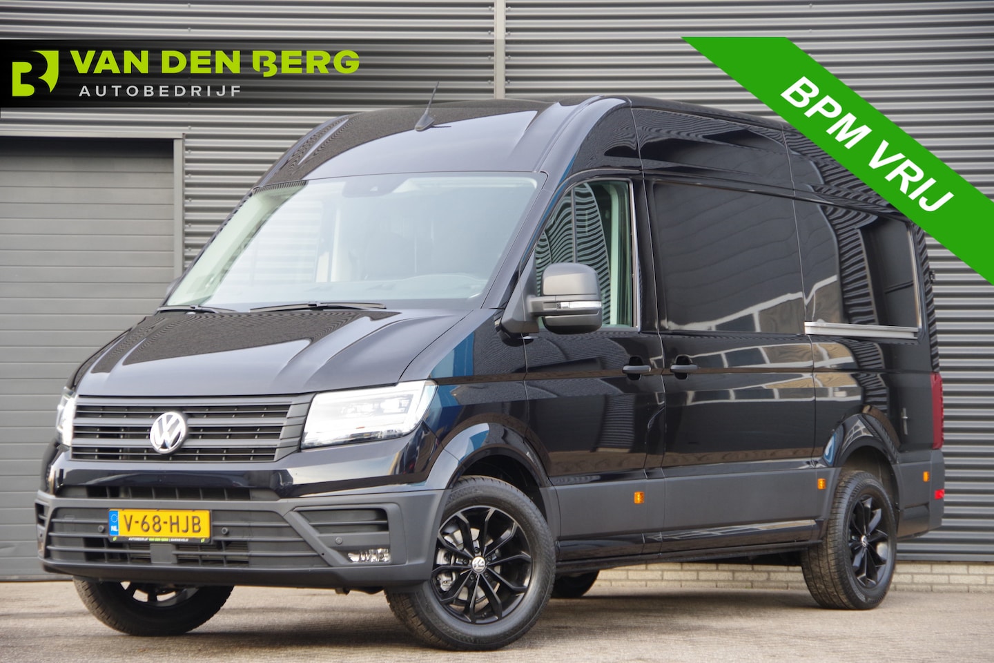 Volkswagen Crafter - 35 2.0 TDI L3H3 177PK AUT. 2X SCHUIFDEUR, LED, TREKHAAK, STOELVERWARMING, CAMERA, NAVI, CR - AutoWereld.nl