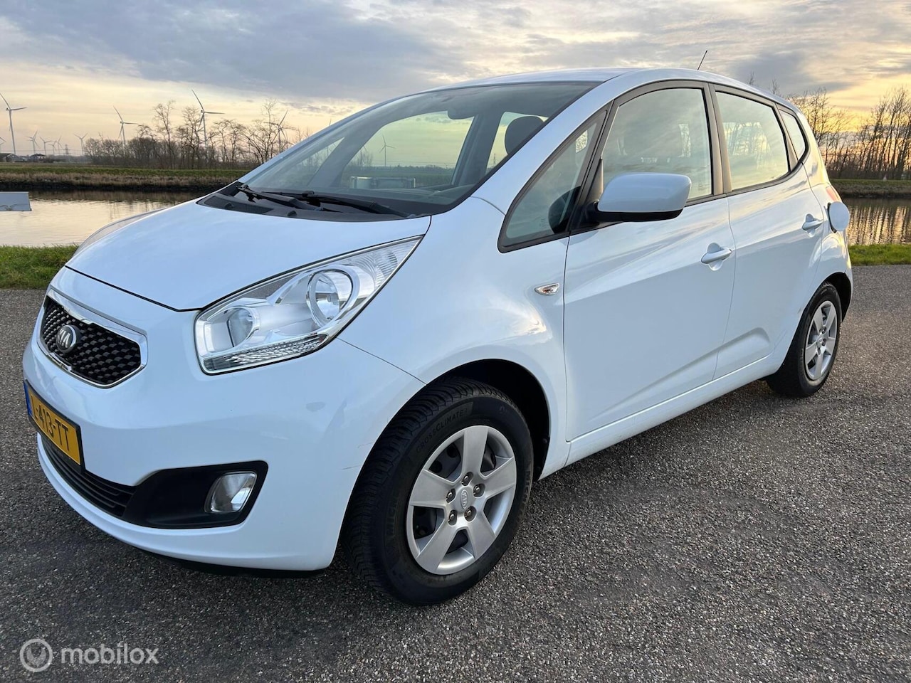 Kia Venga - 1.4 CVVT Plus Pack 1.4 CVVT Plus Pack - AutoWereld.nl