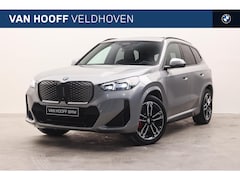 BMW iX1 - eDrive20 High Executive M Sport / Panoramadak / Trekhaak / Sportstoelen / Head-Up / M Adap