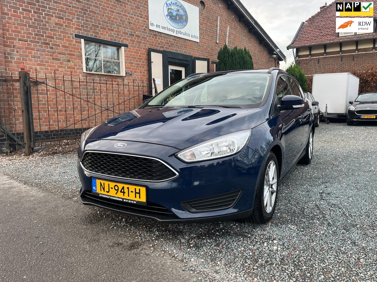 Ford Focus Wagon - 1.0 Trend 1.0 Trend ( Airco + Navigatie + Cruise controle + Trekhaak ) - AutoWereld.nl