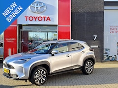 Toyota Yaris Cross - 1.5 Hybrid 115 First Edition STUUR- EN STOELVERWARMING CAMERA APPLE CAR PLAY & ANDROID AUT