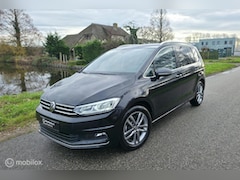 Volkswagen Touran - 1.5 TSI Highline / Navi / Carplay / Luxe