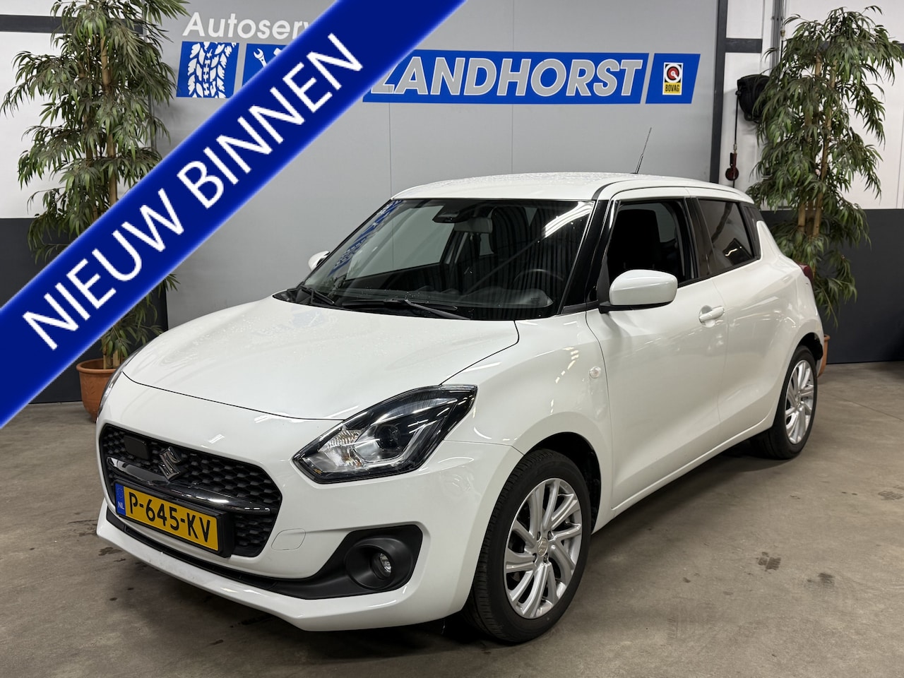 Suzuki Swift - 1.2 Stijl Smart Hybrid // Lm velgen // Airco - AutoWereld.nl
