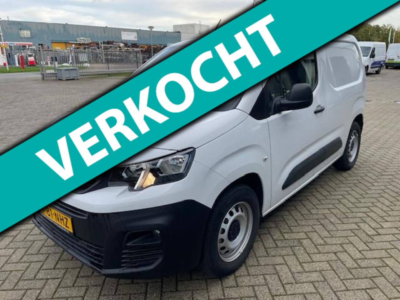 Peugeot e-Partner - 136 L1 50 kWh 136 L1 50 kWh 136Pk - AutoWereld.nl