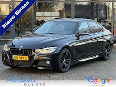 BMW 3-serie - 330e M-Pakket/Leder/Cruise/Navigatie/Led/ *Storing 2e kachel