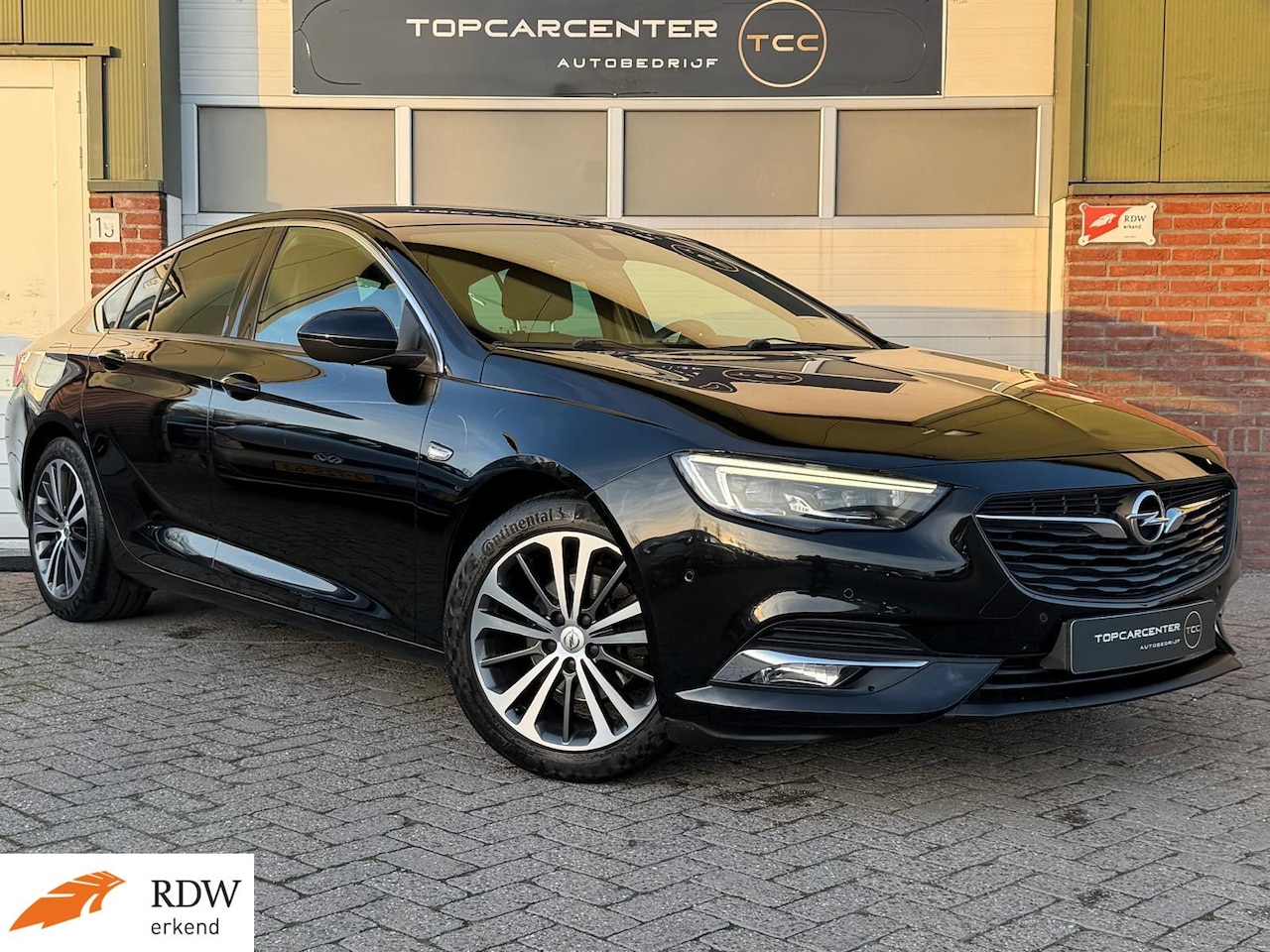 Opel Insignia Grand Sport - 1.5 Turbo/STOELV/LEER/TREKH/CAMERA - AutoWereld.nl