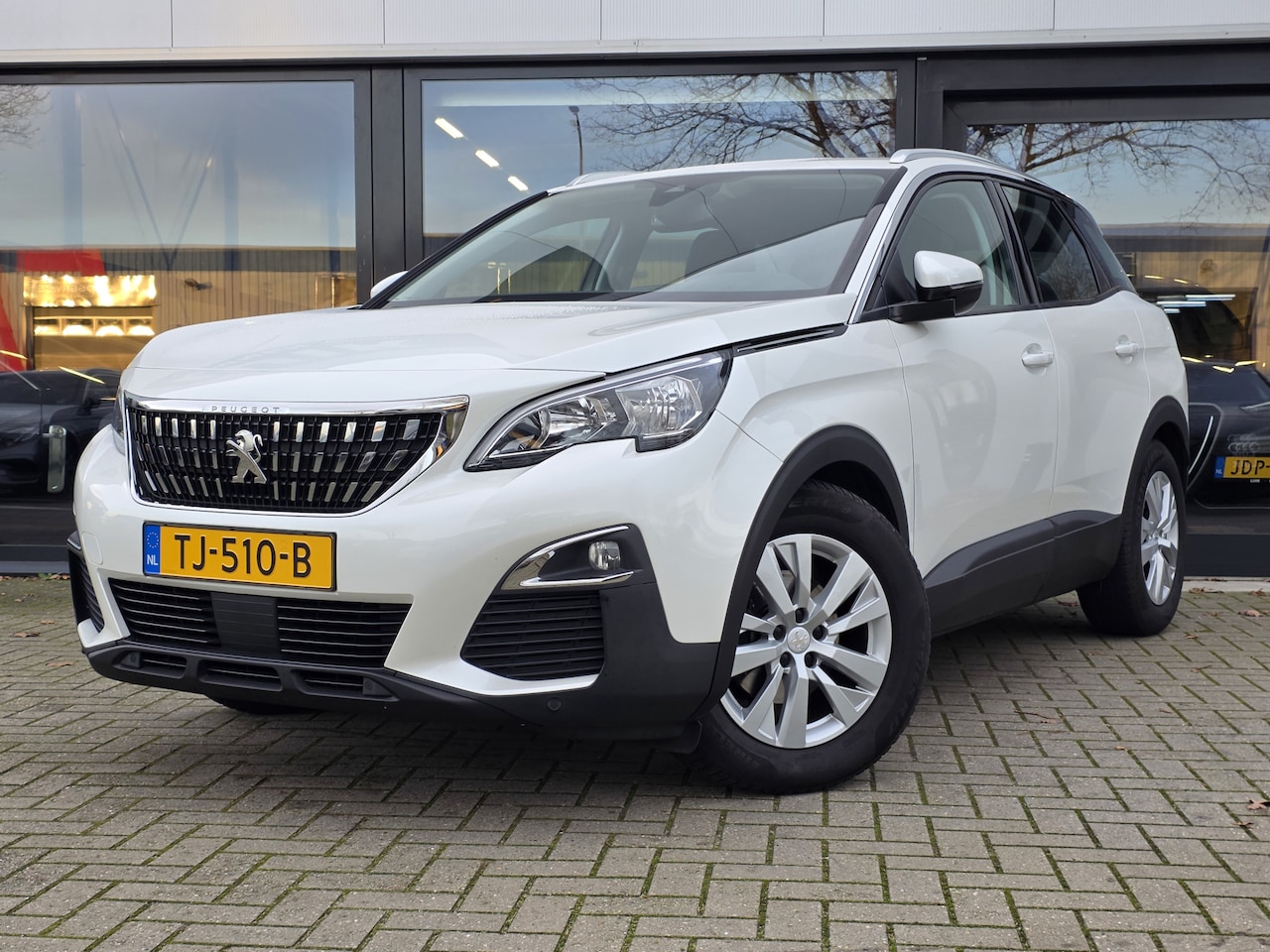 Peugeot 3008 - 1.2 PureTech Blue Lease Executive + VOLLEER + CAMERA + LM VELGEN + DIG DASH - AutoWereld.nl