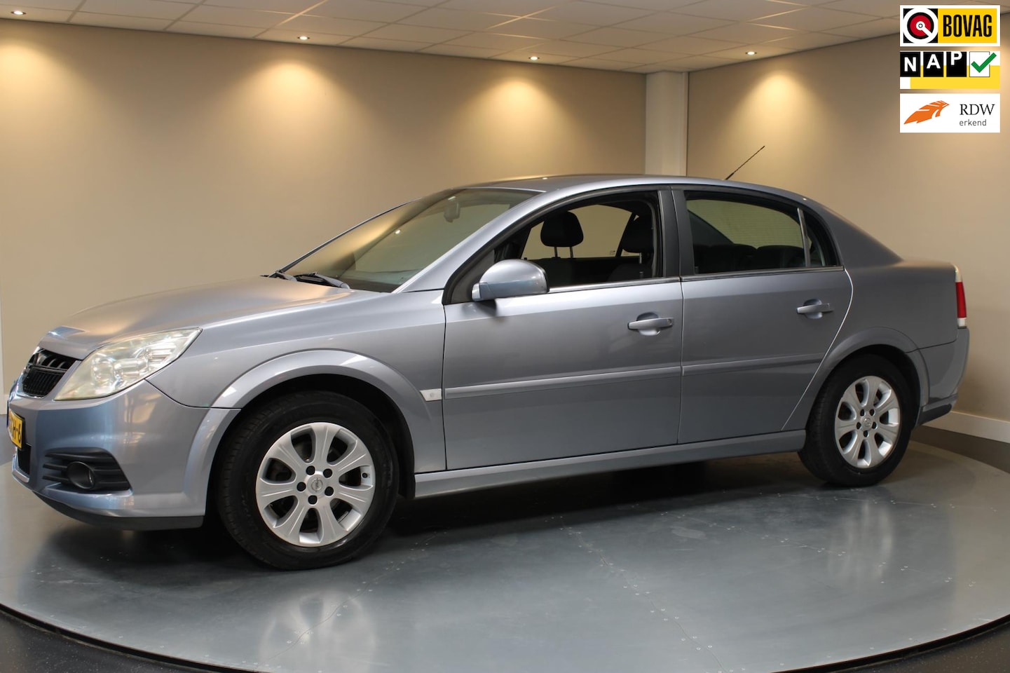 Opel Vectra - 1.8-16V Business *Trekhaak* Airco|Cruise|NAP - AutoWereld.nl