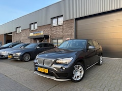BMW X1 - sDrive18d Executive | 1E EIGENAAR | 12MND GARANTIE | AUTOMAAT | NAVI | CRUISE | TREKHAAK |
