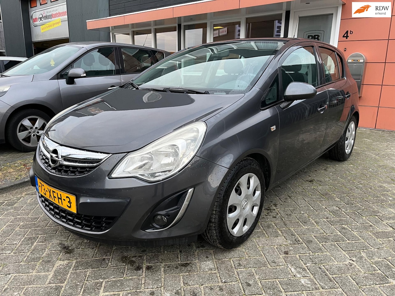 Opel Corsa - 1.2-16V Cosmo automaat airco - AutoWereld.nl
