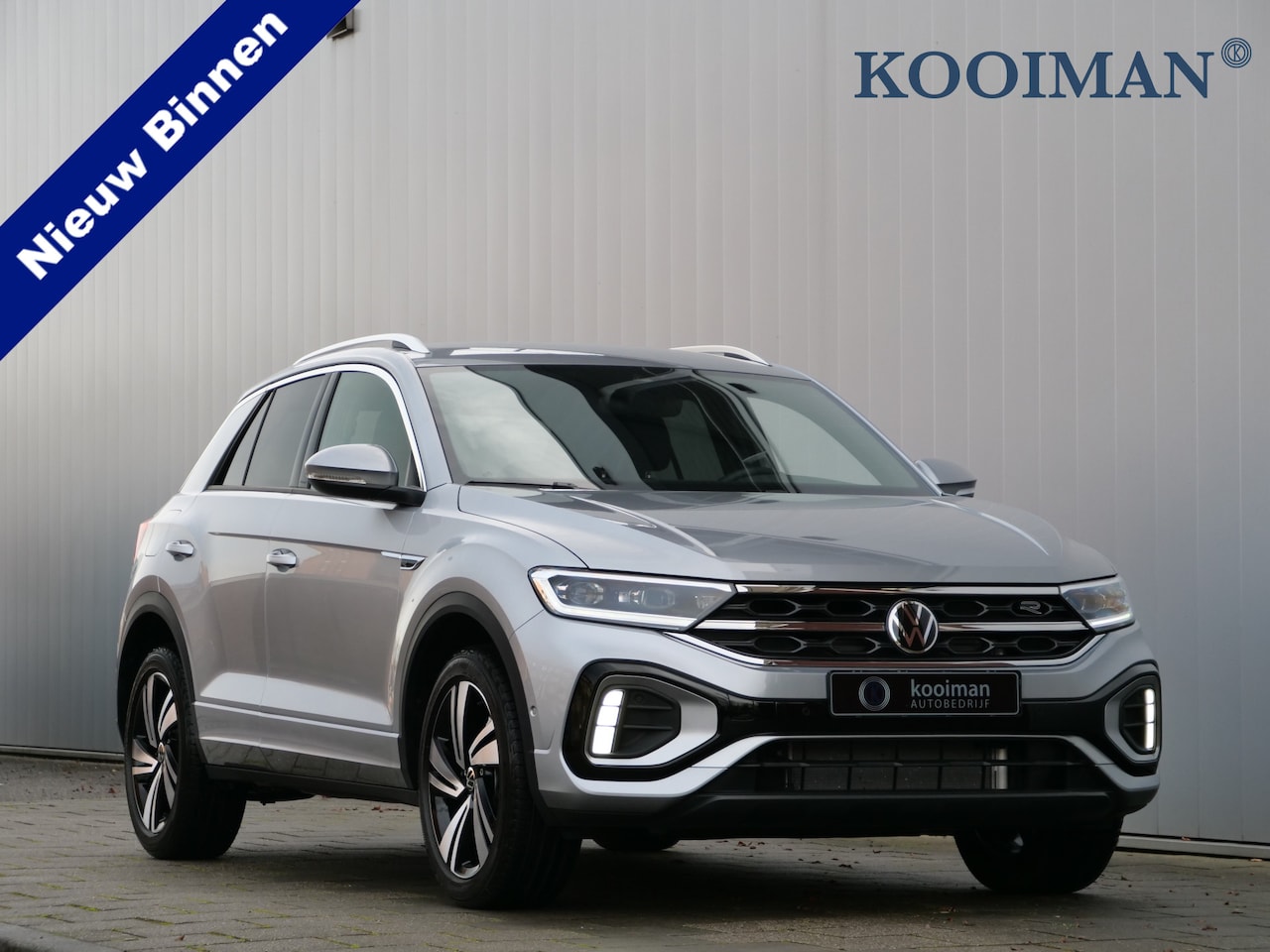 Volkswagen T-Roc - 1.5 TSI R-Line 150 Pk DSG Automaat Apple Carplay / DAB / Camera / Stoelverwarming - AutoWereld.nl