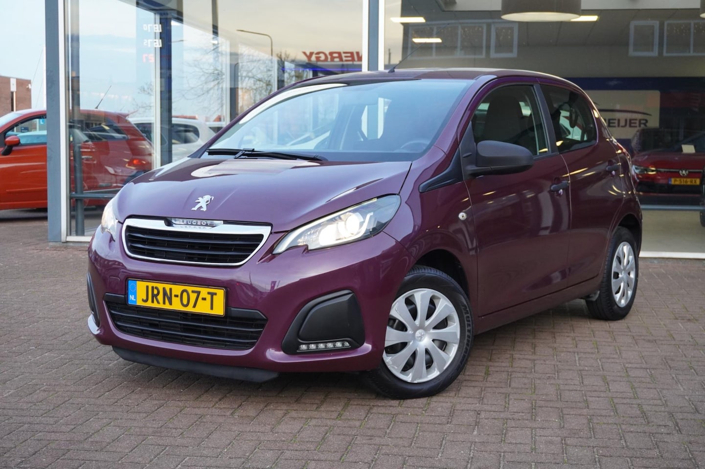 Peugeot 108 - 1.0 VTi Active Top 5deurs | 45.000KM | 1e eigenaar | 2016| Paars| Striping | Inruil mogeli - AutoWereld.nl