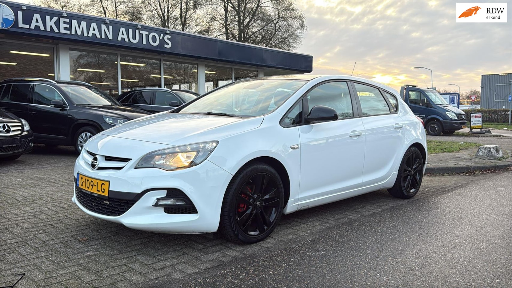 Opel Astra - 1.4 Turbo Sport + Whiteline Black Edition Huurkoop Inruil APK Garantie - AutoWereld.nl