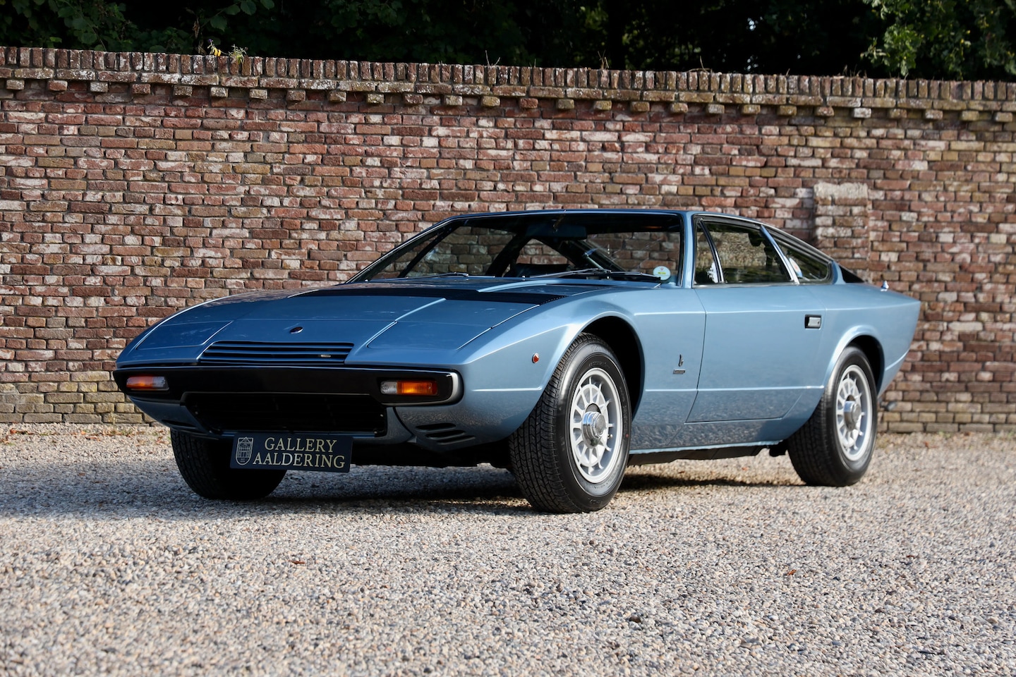 Maserati Khamsin - "Matching Numbers" In the shade of Celeste Chiaro with black Connolly leather interior, A - AutoWereld.nl