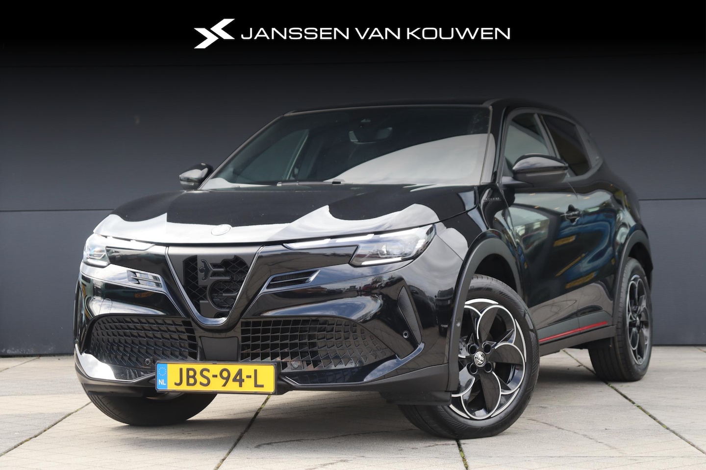 Alfa Romeo Junior - Elettrica Speciale 54 kWh - AutoWereld.nl