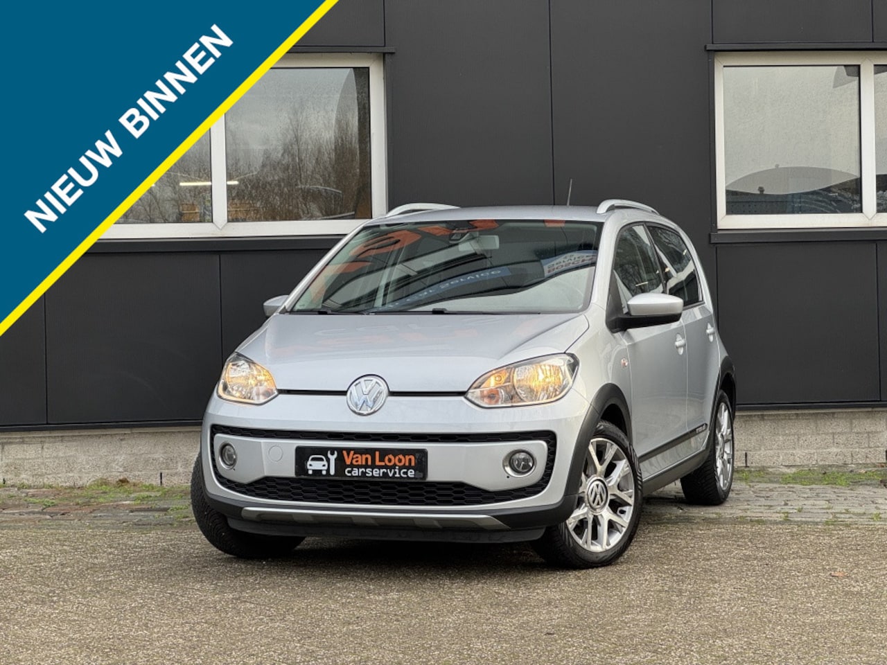 Volkswagen Up! - 1.0 Cross Up!/Trekhaak/Airco/16"/Hoge instap/ - AutoWereld.nl