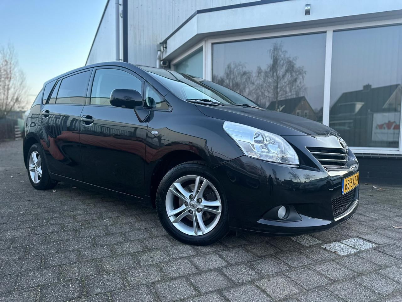 Toyota Verso - 1.8 VVT-i Business 1.8 VVT-i Business - AutoWereld.nl