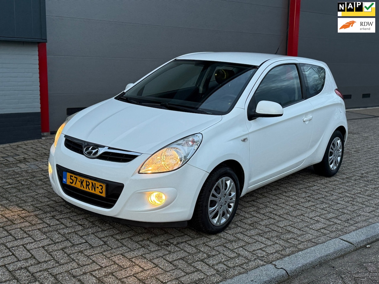 Hyundai i20 - 1.2i DynamicVersion 1.2i DynamicVersion - AutoWereld.nl