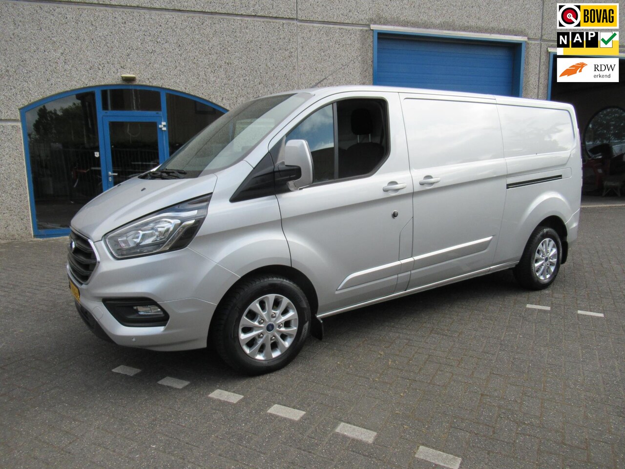 Ford Transit Custom - 300 2.0 TDCI L2H1 Limited 2 x schuifdeur - AutoWereld.nl