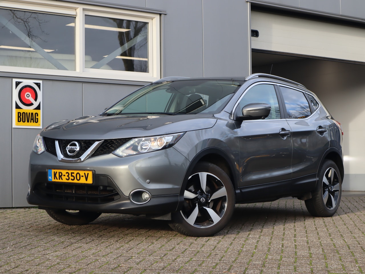Nissan Qashqai - 1.2 N-Connecta / Trekhaak / Panoramadak - AutoWereld.nl