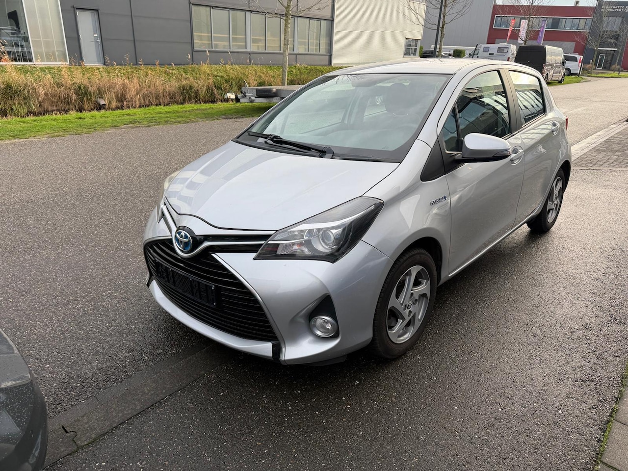 Toyota Yaris - 1.5 Hybrid Lease Limited Camera|Pdc|DealerOnderhouden - AutoWereld.nl