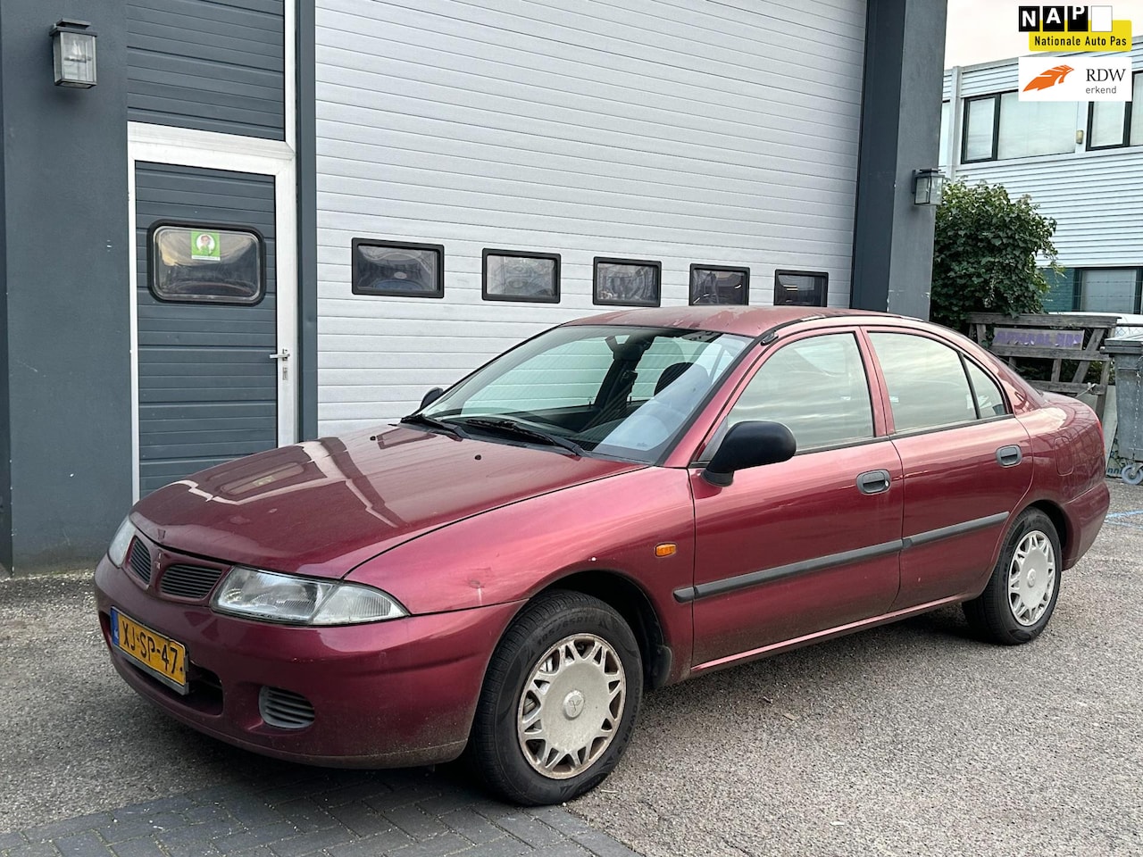 Mitsubishi Carisma - 1.6 GL Royal Class /AIRCO/INRUILKOOPJE/ - AutoWereld.nl