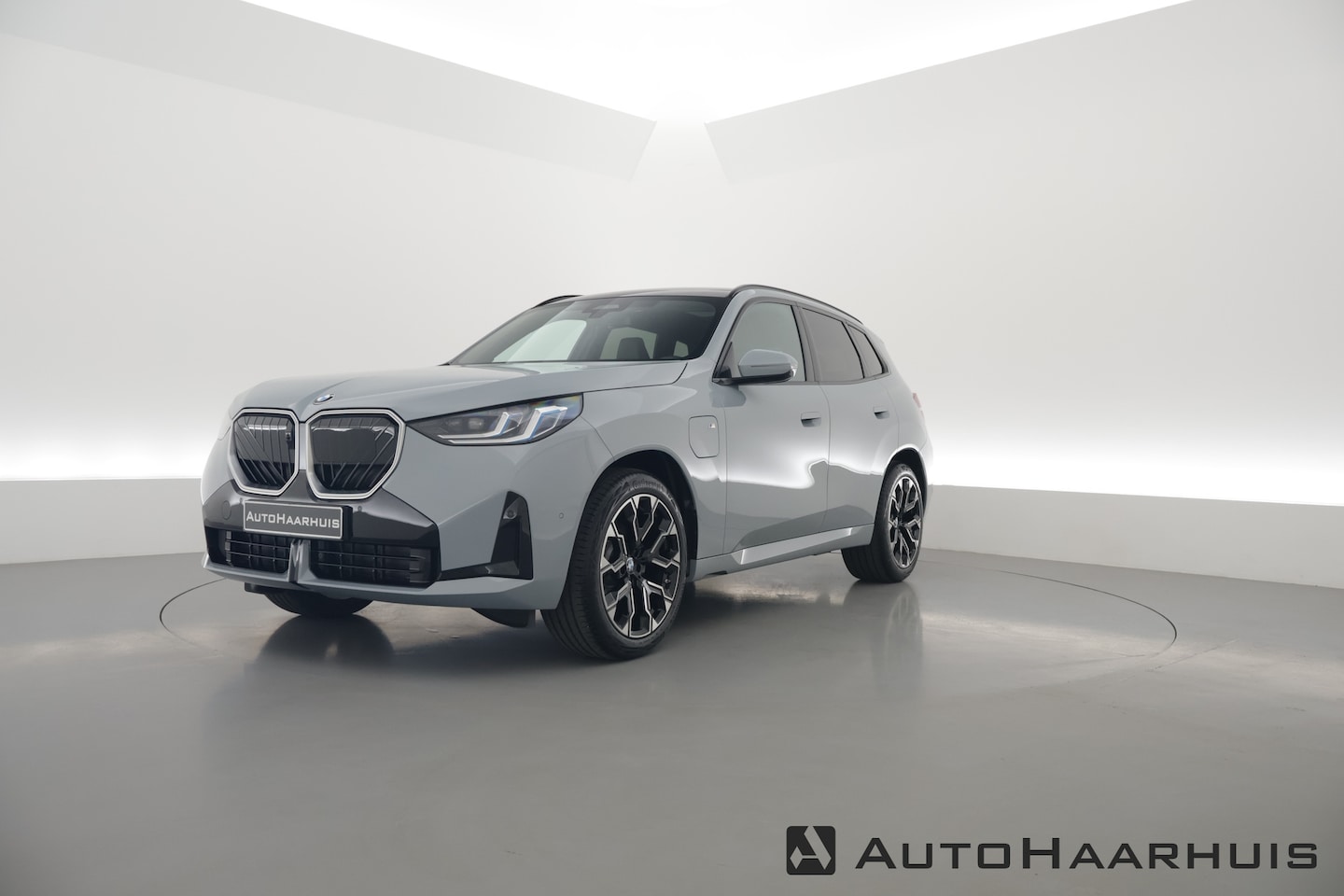BMW X3 - 30e xDrive M Sport | Pano | HUD | Harman Kardon | Elek. Trekhaak | 360cam | Leder | 20'' - AutoWereld.nl