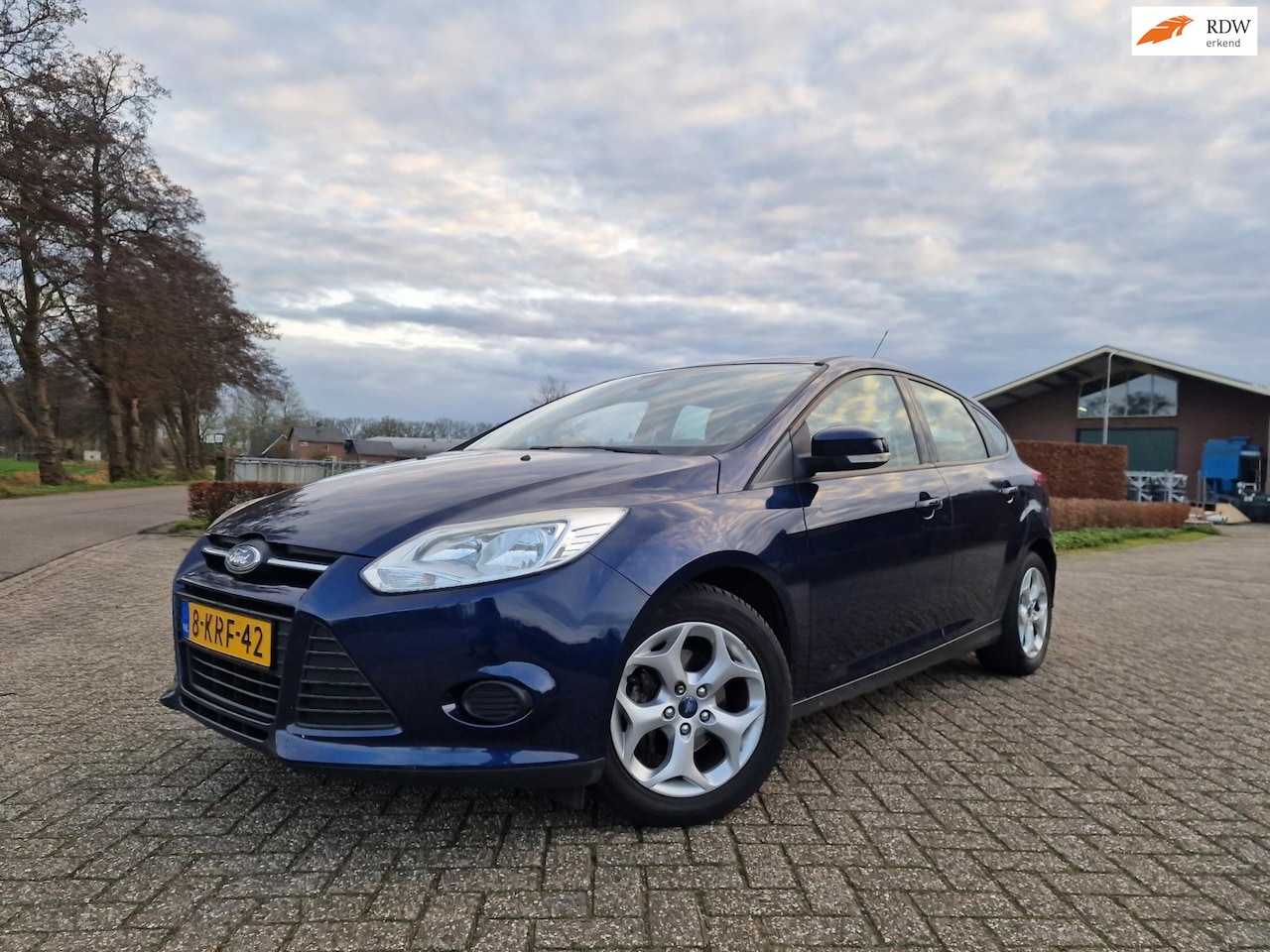 Ford Focus - 1.0 EcoBoost Trend NAVI PSENSOR CRUISE 2 X SLEUTELS - AutoWereld.nl