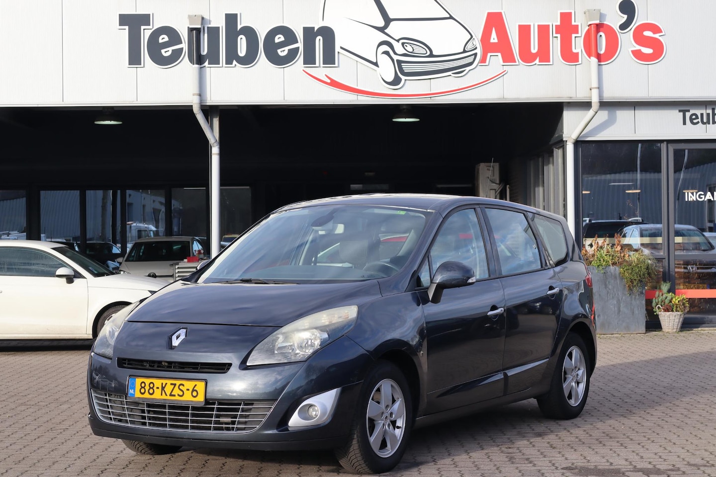 Renault Grand Scénic - 2.0 Dynamique Automaat, Climate control, Navigatie, Cruise control, Trekhaak - AutoWereld.nl