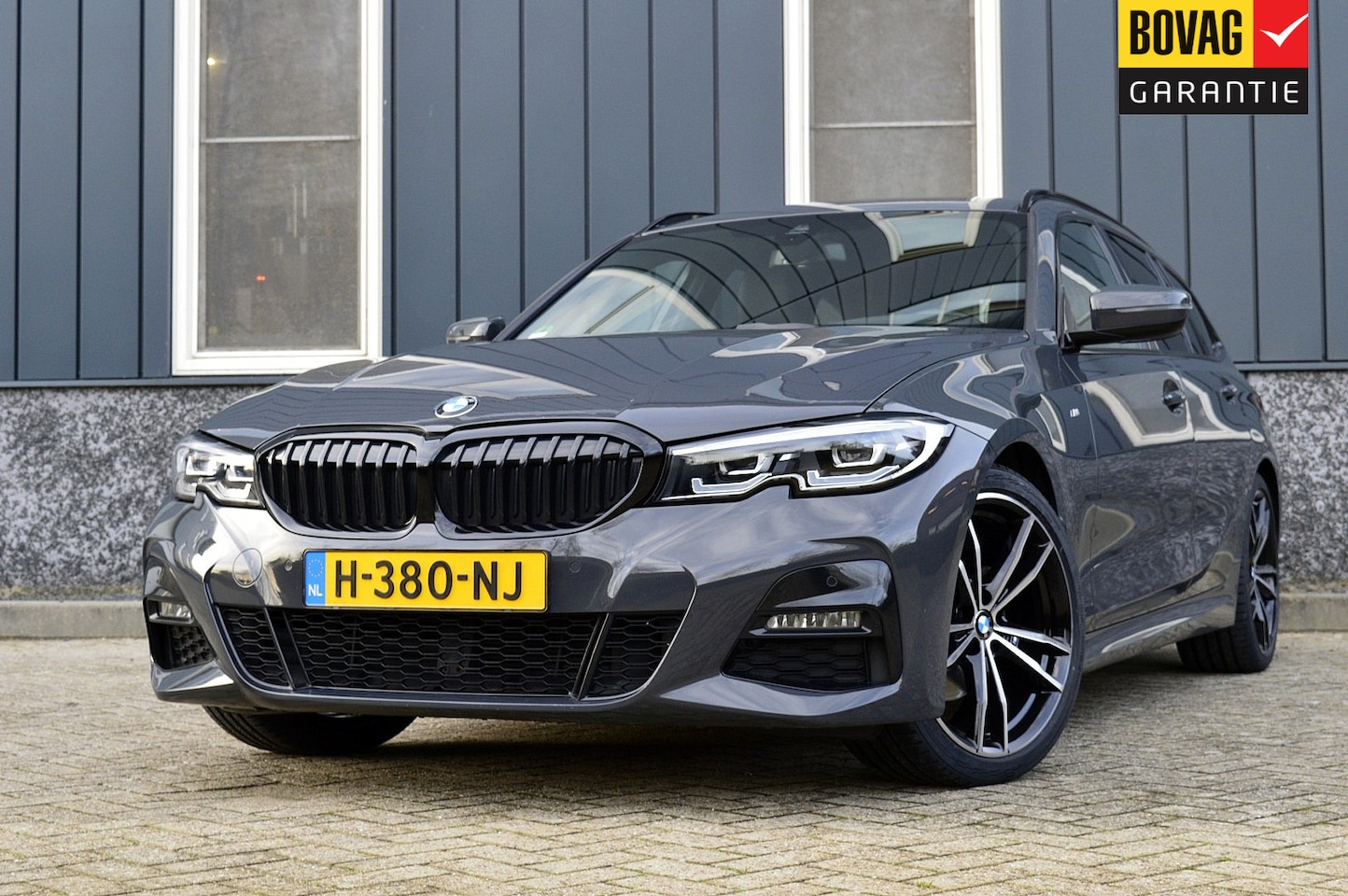 BMW 3-serie Touring - 320i M-Sport Rijklaarprijs-Garantie Leder Interieur Apple carplay Led Trekhaak 19 Inch - AutoWereld.nl