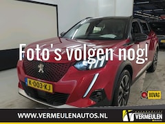 Peugeot e-2008 - EV 50kWh 136PK GT + 18"/ Navi/ Clima/ Camera/ Full-LED/ Stoerverwarming/ 3-Fase/ SOH 93%/