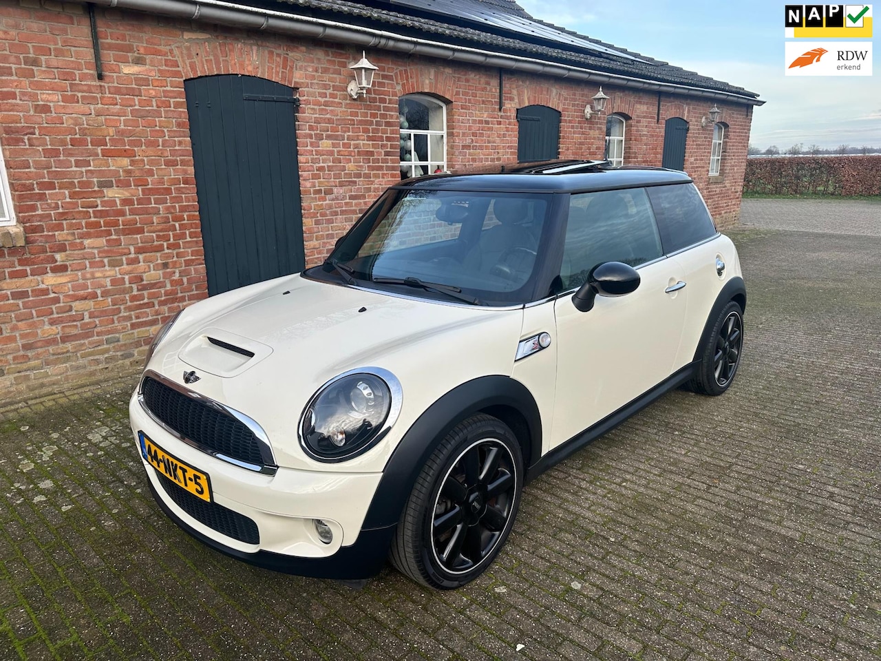 MINI Cooper S - Mini 1.6 Chili met panoramadak - AutoWereld.nl