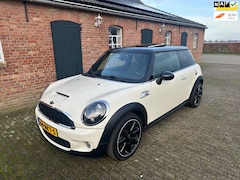MINI Cooper S - 1.6 Chili met panoramadak