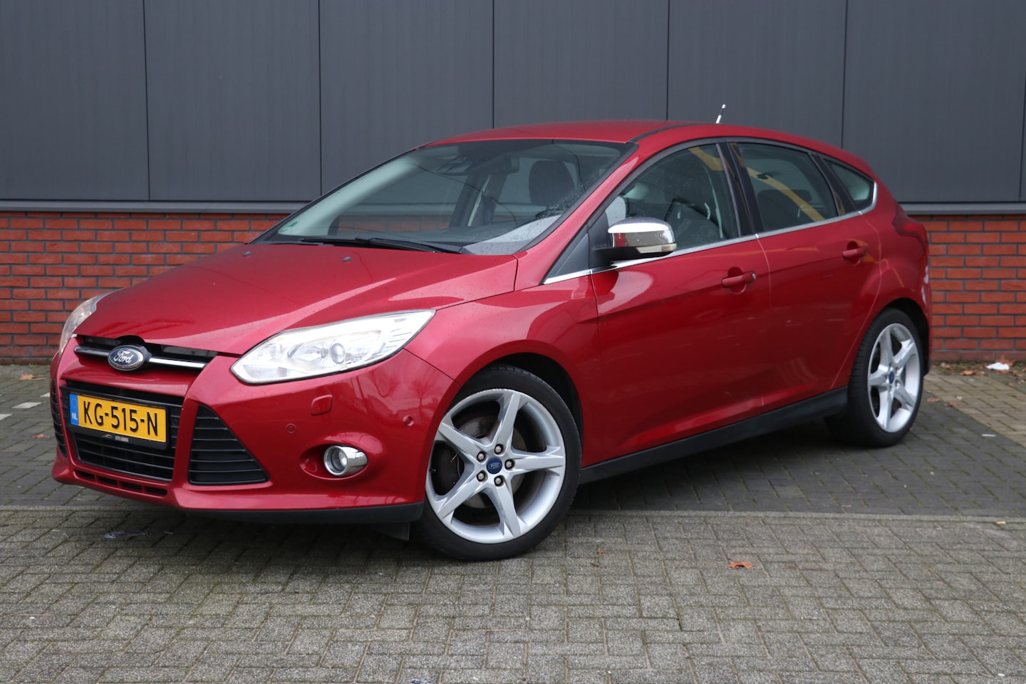 Ford Focus - 1.6 EcoBoost First Edition Xenon | Navi |Parkeersensoren | sportvelgen 17 - AutoWereld.nl