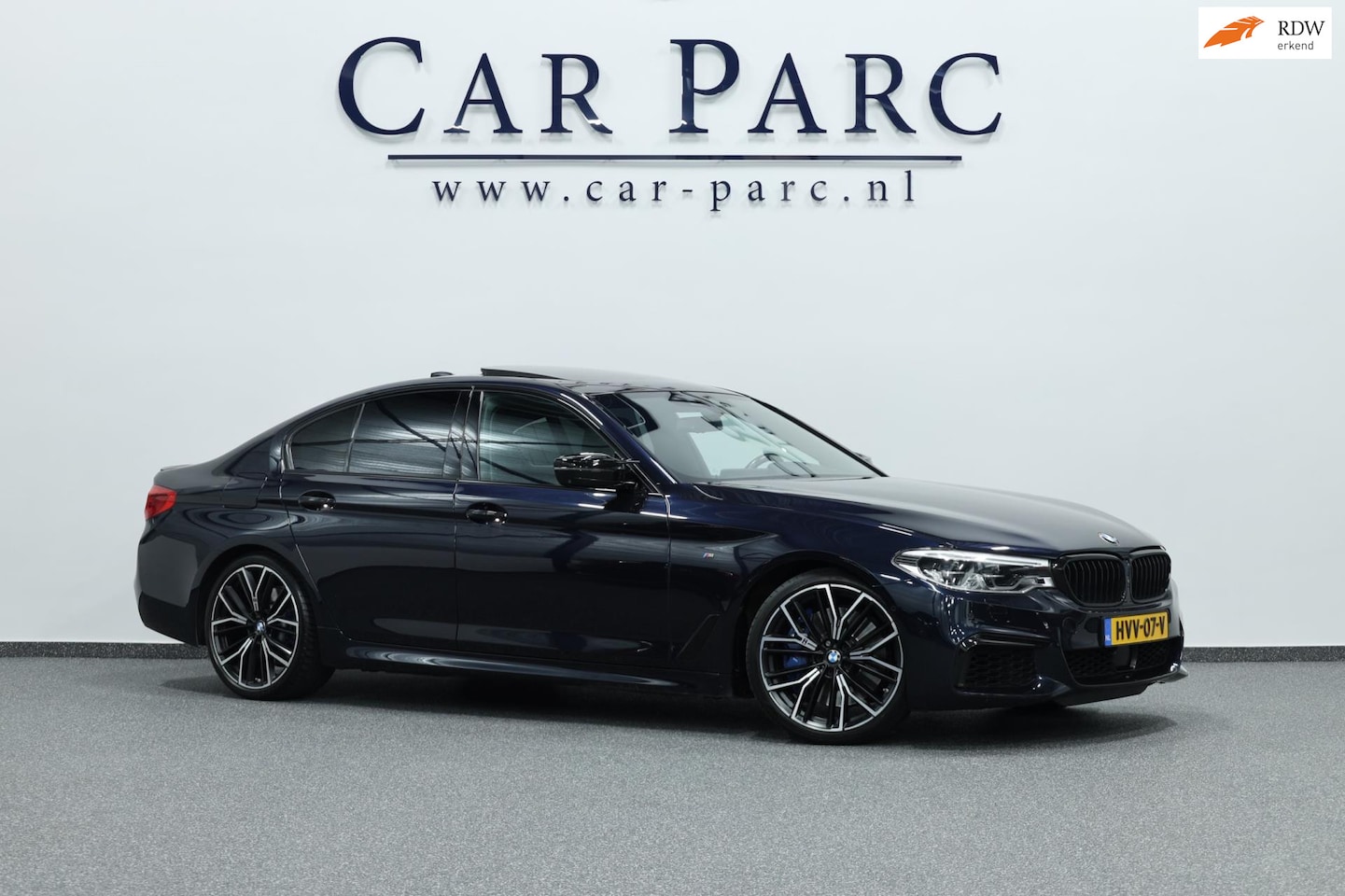 BMW 5-serie - M550i xDrive BOWERS&WILKINS/NIGHT/SOFTCLOSE/LEER+MEMORY/20"/360 CAM/ACC/ECC/12 MND GARANTI - AutoWereld.nl