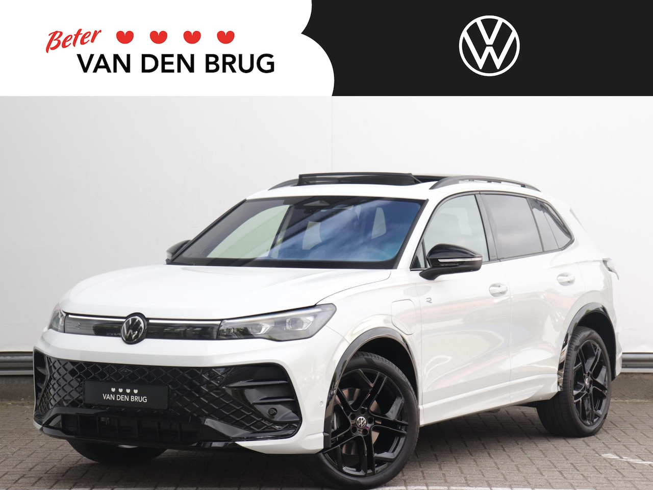 Volkswagen Tiguan - 1.5 272pk eHybrid R-Line Edition | Trekhaak | Leder | Harman/Kardon | 360° camera | HD-Mat - AutoWereld.nl
