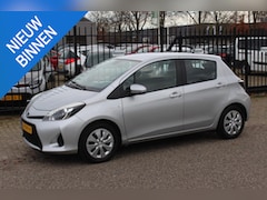 Toyota Yaris - 1.5 Full Hybrid Aspiration, Camera, Navigatie, ECC