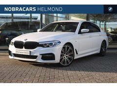 BMW 5-serie - 520i M Sport Automaat / Sportstoelen / Achteruitrijcamera / M Sportonderstel / LED / Head