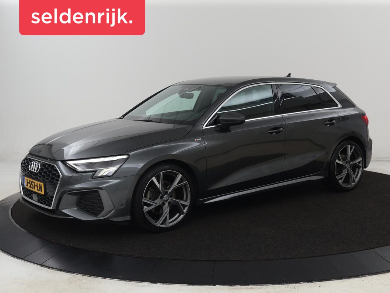 Audi A3 Sportback - 35 TFSI S edition | Stoelverwarming | Carplay | Navigatie | Half leder | Sportstoelen | Fu - AutoWereld.nl