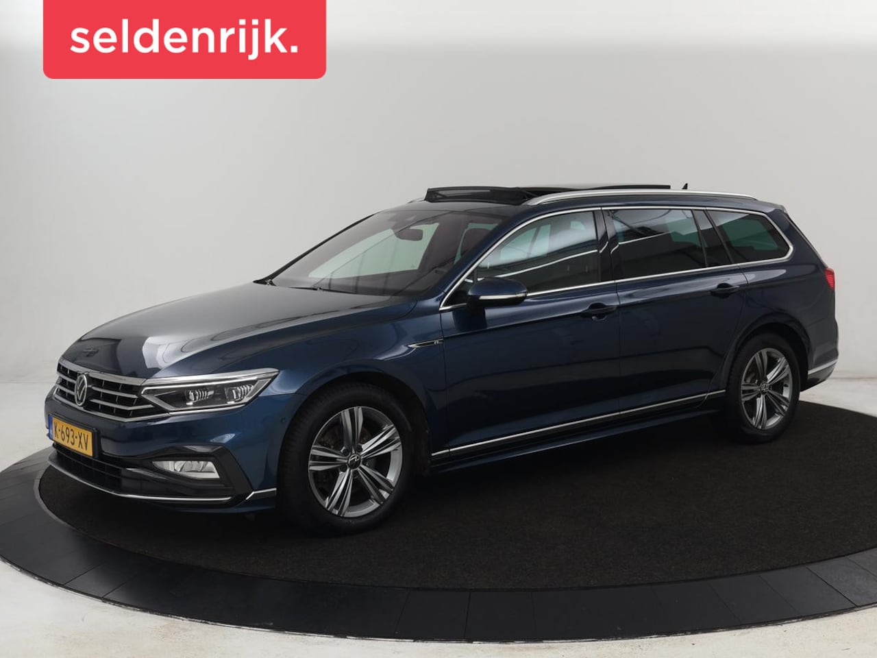 Volkswagen Passat Variant - 1.5 TSI R-Line | Panoramadak | Trekhaak | Matrix LED | Stoelverwarming | Adaptive cruise | - AutoWereld.nl