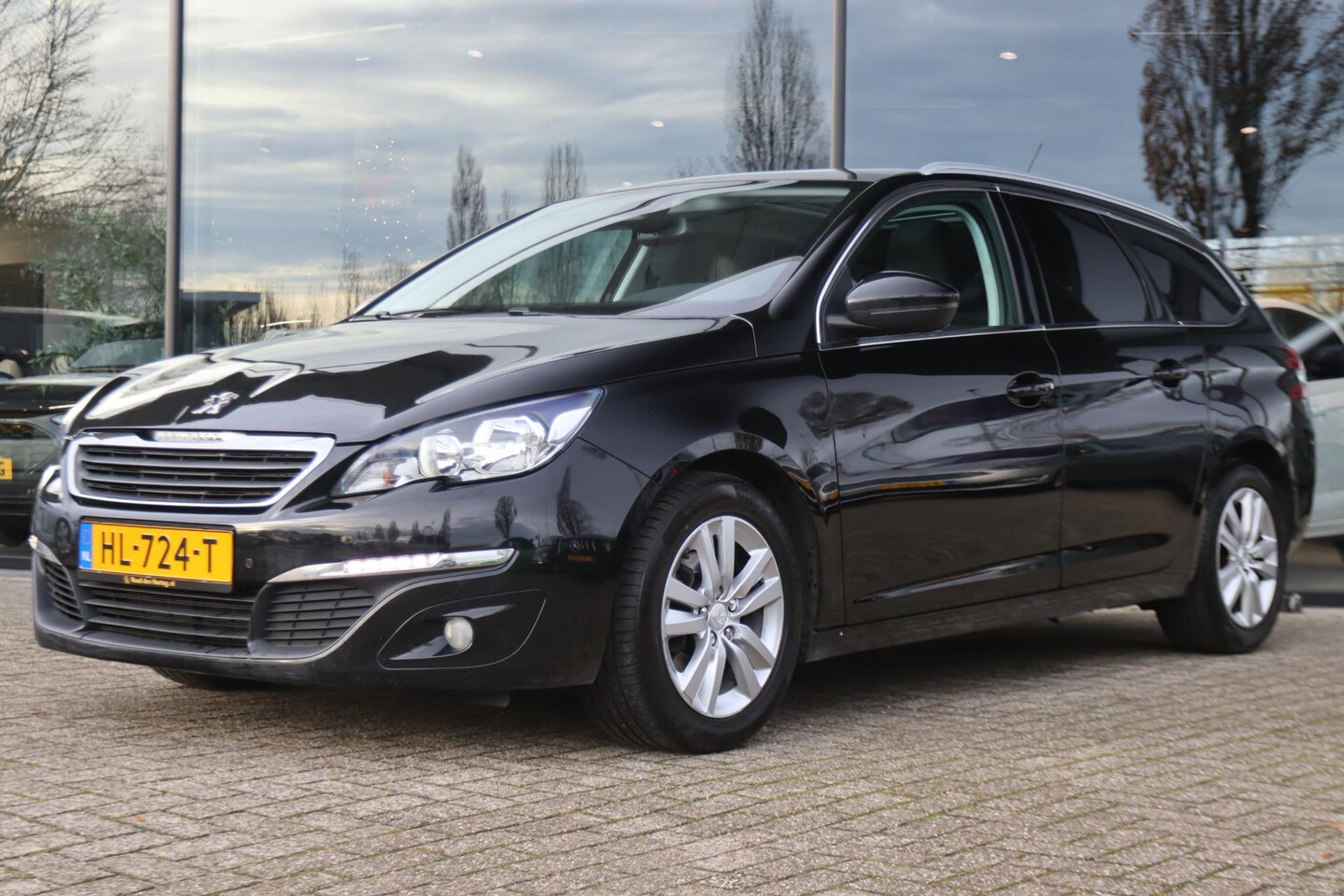 Peugeot 308 SW - 1.6 BLUEHDI BLUE LEASE EXECUTIVE PACK | PANO | LEDER | CAMERA | NAVI | TREKHAAK | CRUISE - AutoWereld.nl