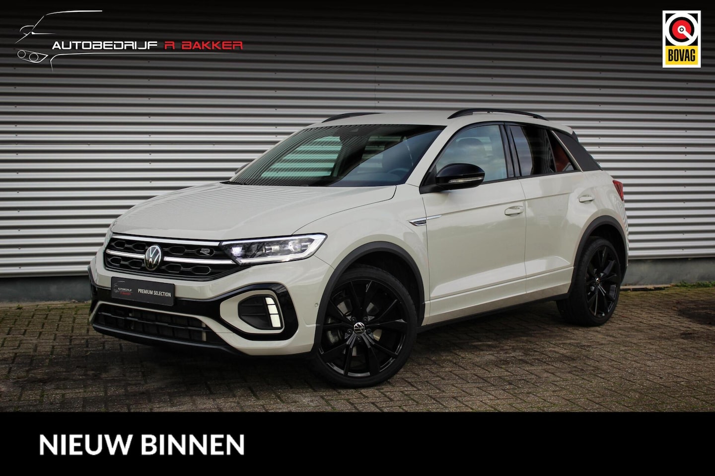 Volkswagen T-Roc - 1.5 TSI R-Line Style // Ascot Grey | Trekhaak | IQ.light | Camera | Keyless | Stuur- & sto - AutoWereld.nl