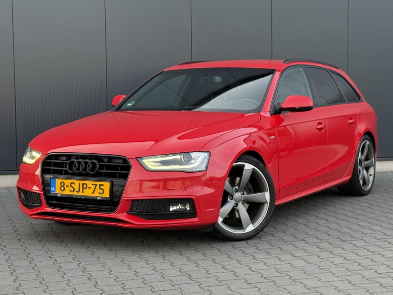 Audi A4 Avant - 1.8 TFSI 2x S-Line Leder - Xenon - Navi - Trekhaak - Keurige Auto - AutoWereld.nl