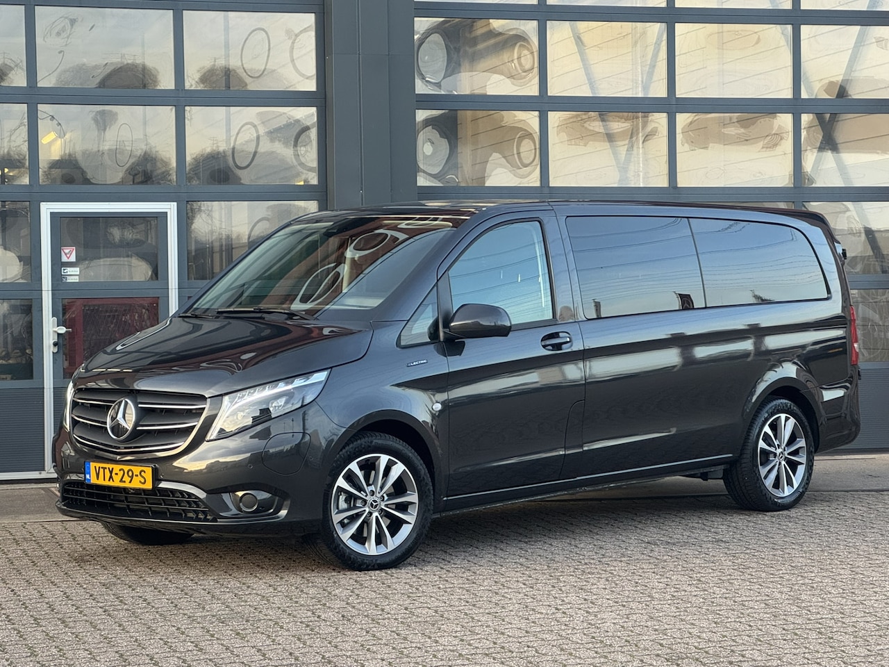 Mercedes-Benz eVito - DC XL 90 kWh | 360 WLTP | Cruise | Camera | Navi | Certified 24 mnd garantie - AutoWereld.nl