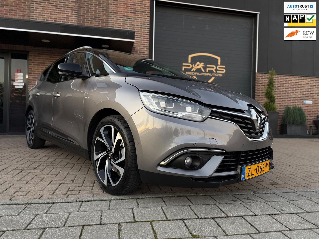 Renault Grand Scénic - 1.3 TCe Bose 140PK Airco Camera Navi Cruise Elk.Ramen Keyless entry zeer nette! - AutoWereld.nl