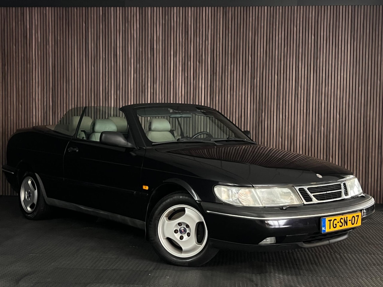 Saab 900 Cabrio - 2.3 S - AIRCO - ELEKTRISCHE RAMEN & SPIEGELS - ORIGINEEL NEDERLANDS - ELEKTRISCHE SOFFTTOP - AutoWereld.nl