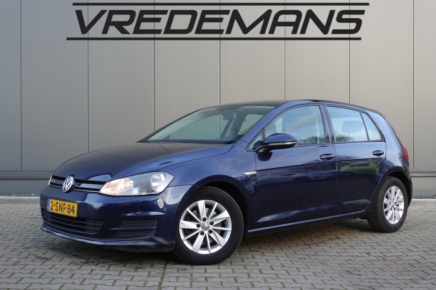 Volkswagen Golf - 1.6 TDI Trendline BlueMotion NAVI - AutoWereld.nl