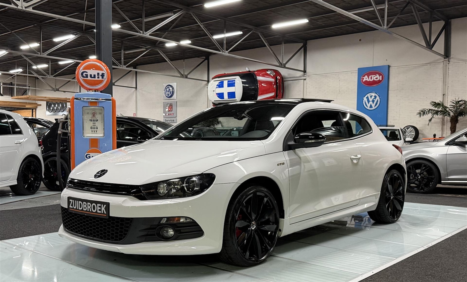Volkswagen Scirocco - 2.0 TSI GTS DSG Vol opties!! Dynaudio!! Cruise!! LEER!! Clima!! Navi!! Dak!! - AutoWereld.nl