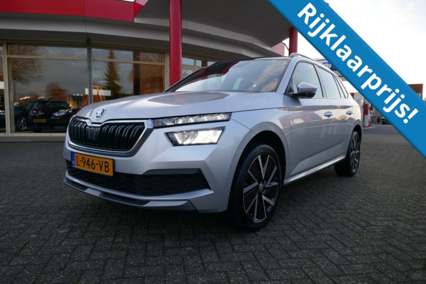 Skoda Kamiq - 1.0 TSI SPORT BNS  PANODAK/EL.TREKHAAK/APPLE CARPLAY/CAMERA - AutoWereld.nl